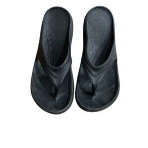 Black rubber flip-flops